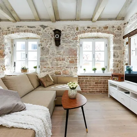 Santa Lucia Exclusive شقة