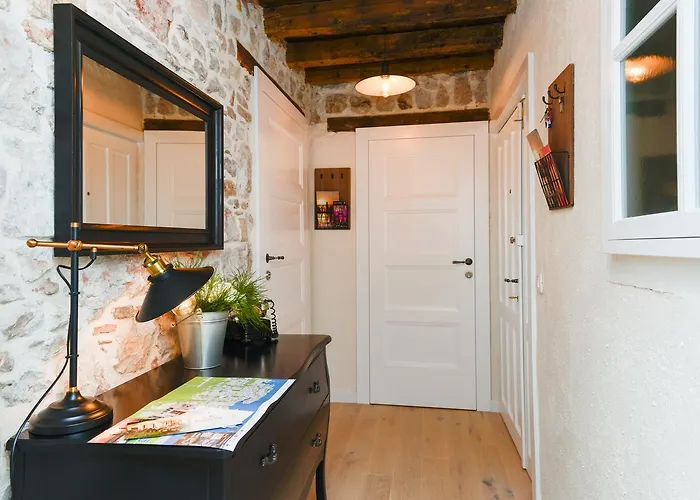 Santa Lucia Exclusive